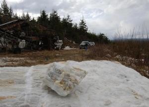 The Mining site and ample supply of Silica quartz.
